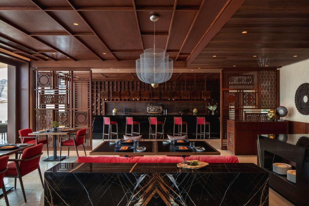 restaurant proposant une cuisine thaï et ouvert pour le dîner