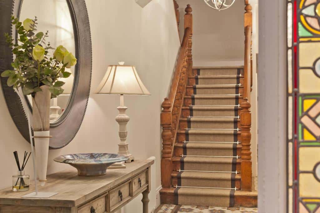 escalier menant aux chambres