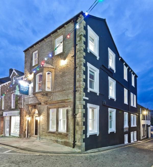 façade de l'hôtel dans la ville de Cockermouth