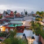 toit terrasse avec jacuzzi à l'hôtel Amarla Boutique Hotel Casco Viejo dans le centre historique de Panama City