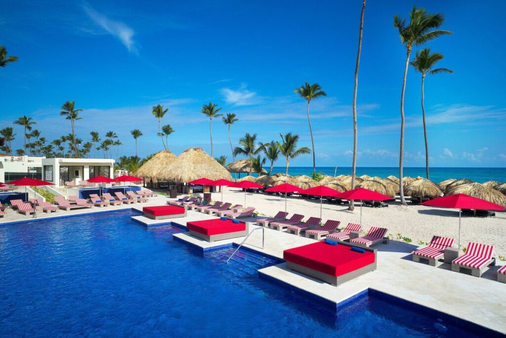 une des nombreuses piscines de l'hôtel Royalton Bavaro à Punta Cana