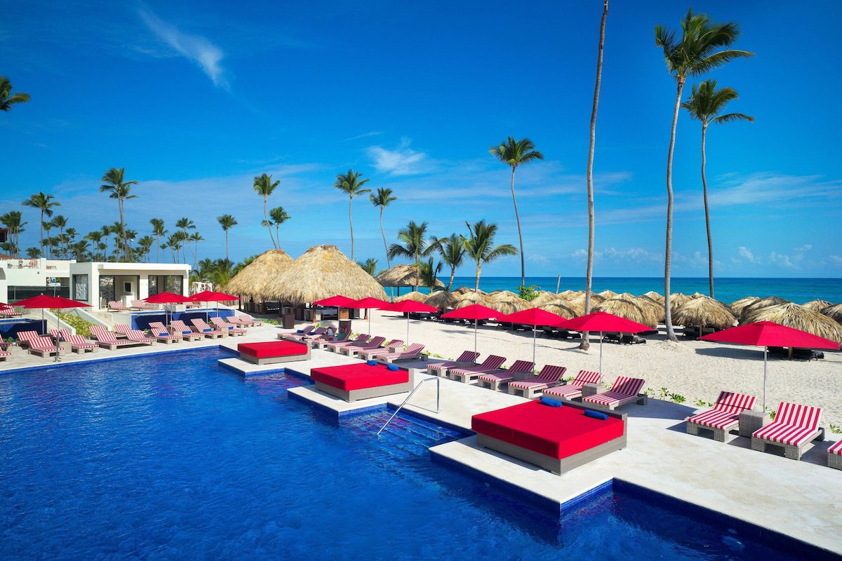une des nombreuses piscines de l'hôtel Royalton Bavaro à Punta Cana