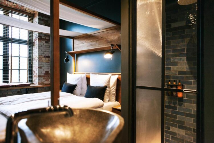 chambre moderne et chaleureuse