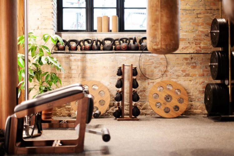 salle de sport accessible pour tous les clients adultes de l'hôtel