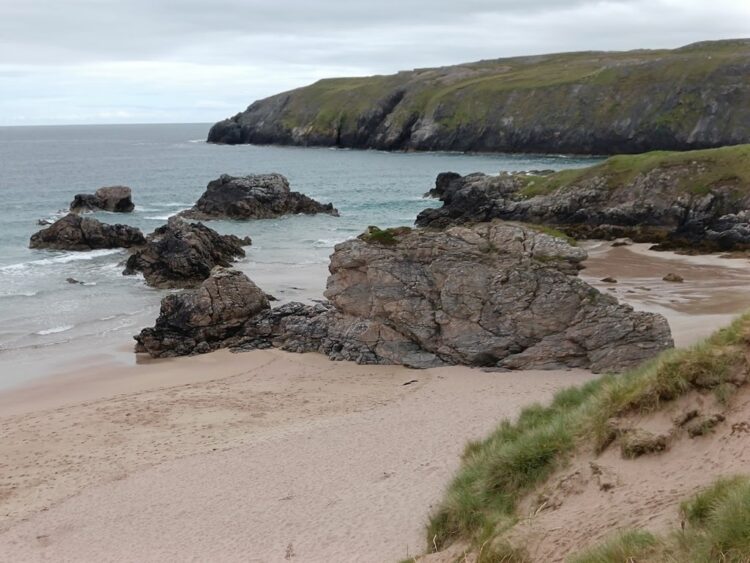 plage sauvage de Durness au nord de l'Écosse
