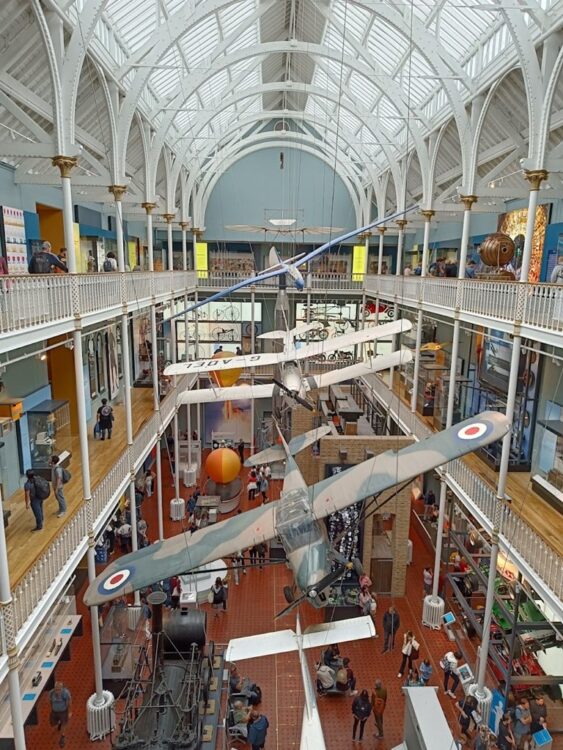une des galeries du musée national d'Écosse à Édimbourg