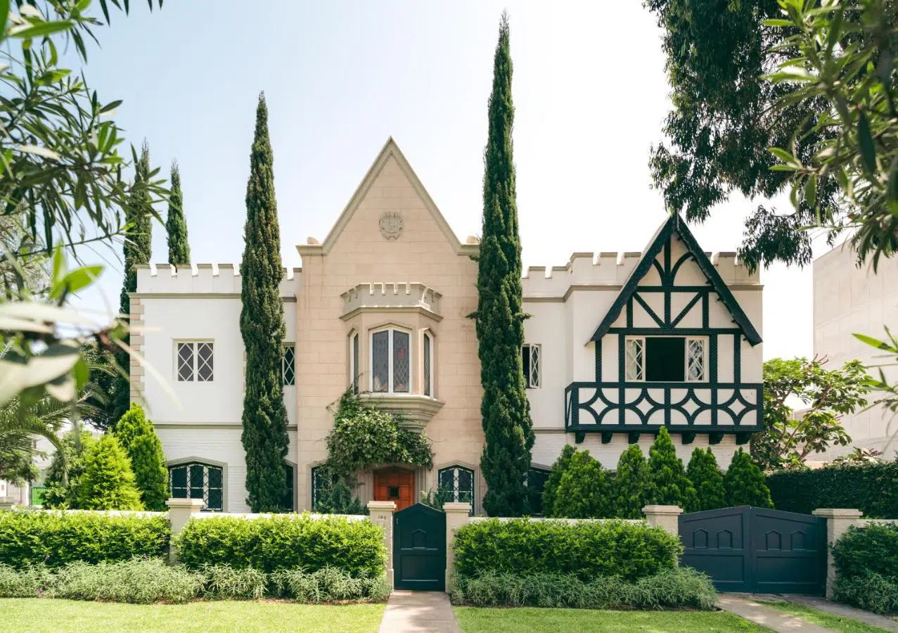 boutique hôtel Atemporal installé dans une magnifique maison des années 1940, soigneusement restaurée au cœur du quartier Miraflores de Lima, au Pérou